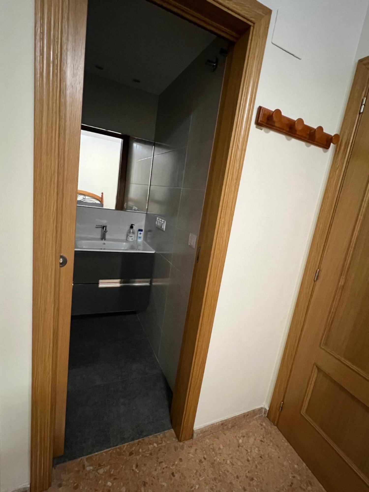 Appartamento Habitacion Doble Con Bano Privado Valenza Esterno foto