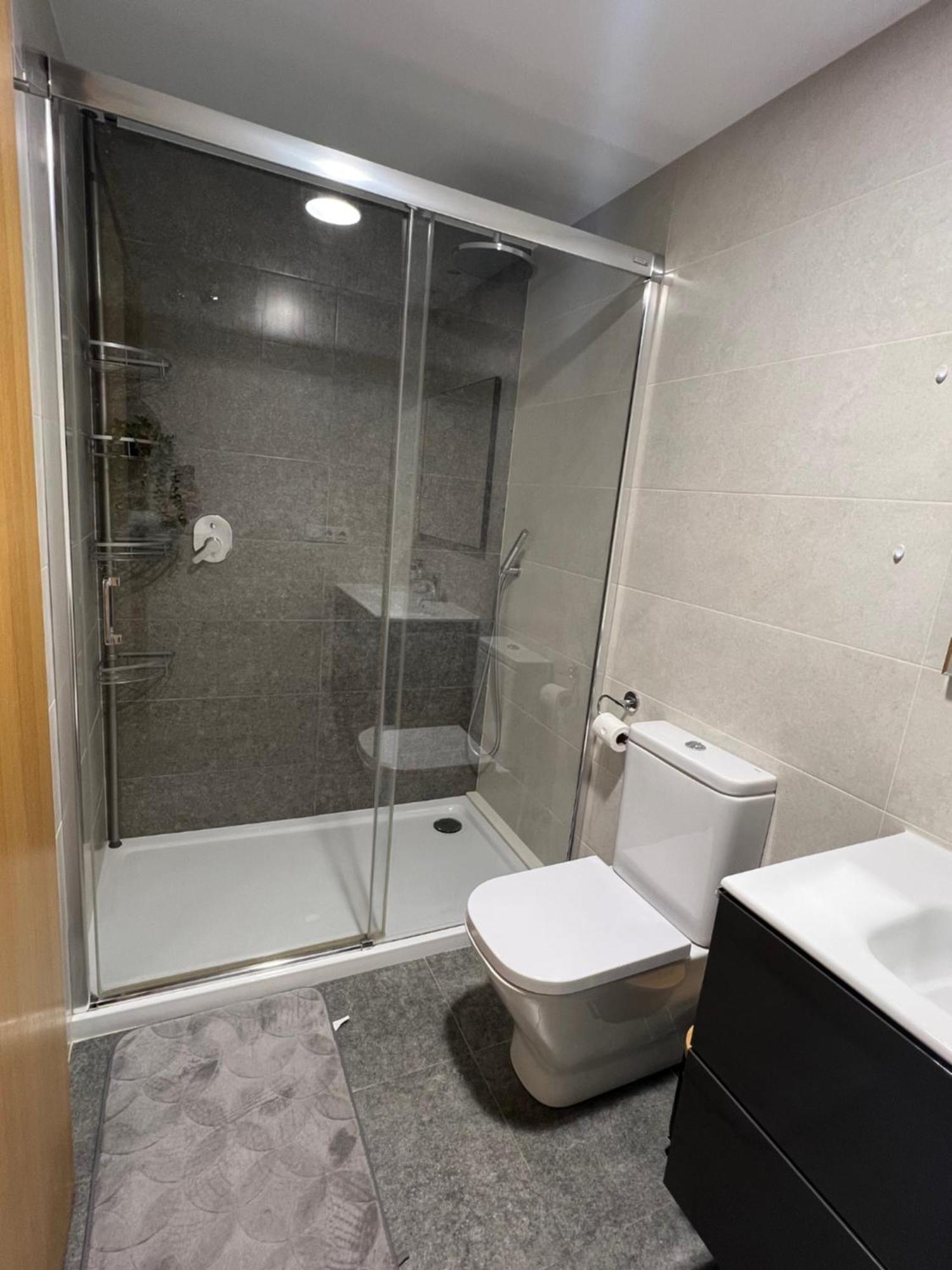 Appartamento Habitacion Doble Con Bano Privado Valenza Esterno foto
